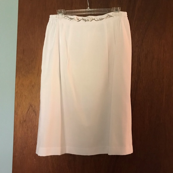 Executive Collection White Suit with Jacket and matching skirt, peach embroidery - Picture 6 of 8